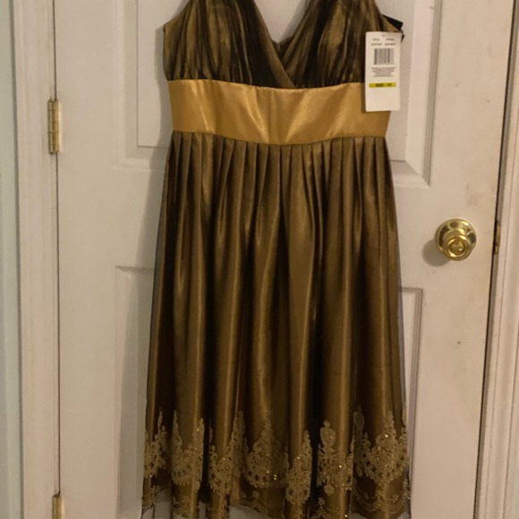 JC Penney LeSuit Business Pantsuit - Picture 2 of 2